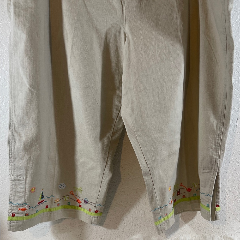 C.J. Banks by Christopher & Banks Cream Embroidered Stretch Capri Pants 24W NEW - Picture 3 of 10
